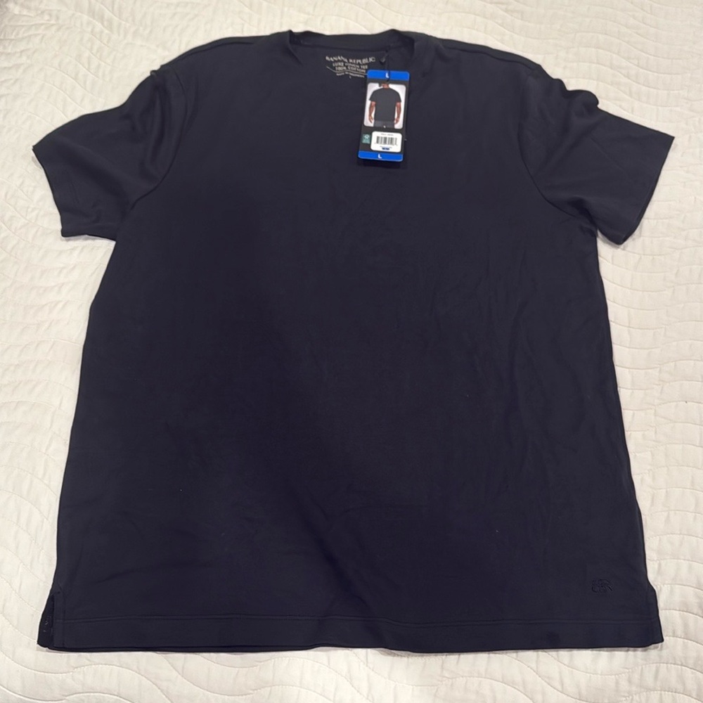 Banana Republic black T-shirt